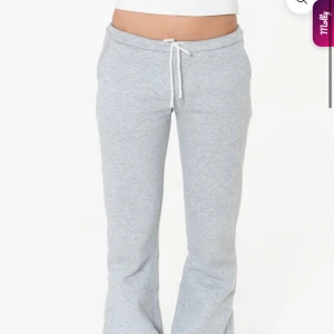 Nitted mjukisbyxor - Nitted mjukisbyxor, nya. Dem va lite stora på mig och därför säljer jag!! Original pris -479 kr. Mitt pris -295