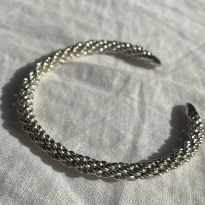 Vintage armband/arm cuff - Vintage armband i silverfärg, vet ej märke💕
