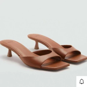Mango Slip-ins 🥭 - Säljer dessa kitten-heels från Mango som aldrig använts, endast testade. Köpare står för frakt 🤎