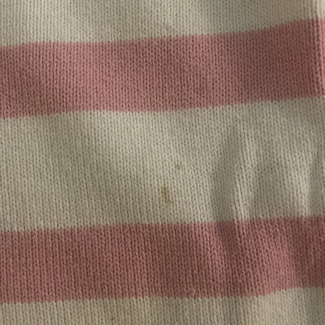 Råsa och vit randig stickad tröja ifrån Gina Tricot young - 3