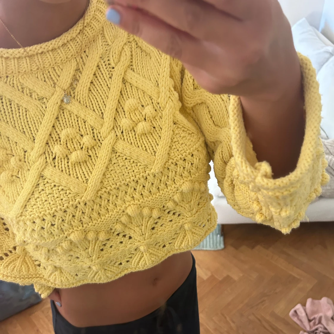 Gul croppad stickad tröja - 1