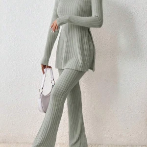 Ljusgröna mjukisset - Jätte sköna att ha på sig. Säljer de för de var lite tajta på mig. 