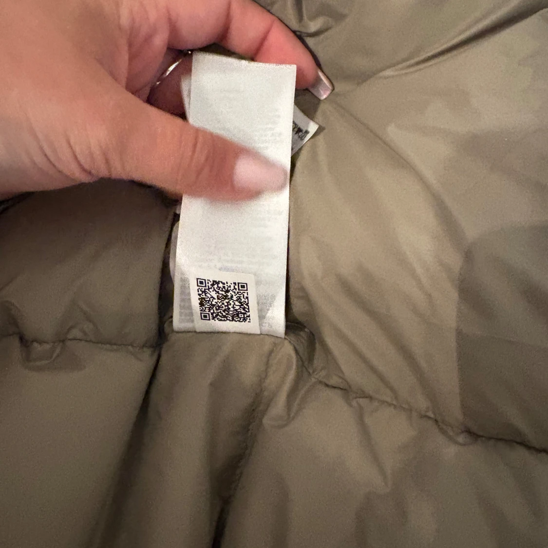 Beige pufferjacka från Calvin Klein - 1