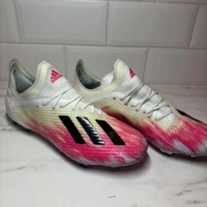 Adidas X fotbollsskor - Skick 9/10                                                              Storlek 41 1/3                                                               Bud eller 1199!