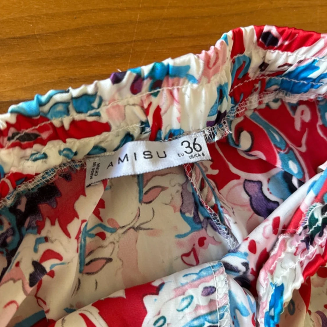 Färgglada mönstrade byxor från Amisu - 1