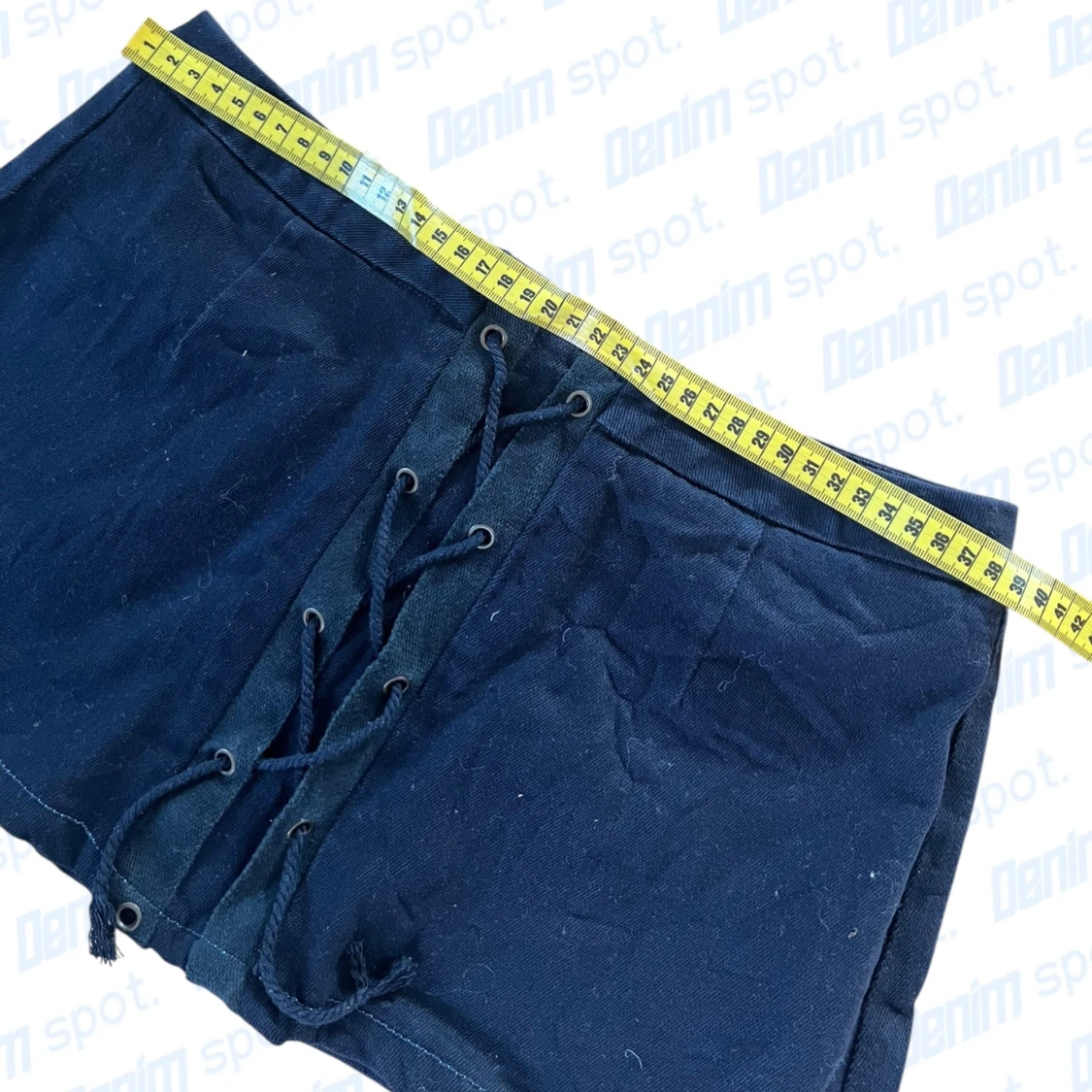 Svart kortkjol med snörning - 2