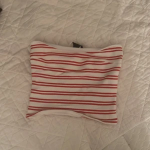 Sommar topp smögen  - Super fin sommar topp från Gina i xxs fin passform säljs för 200