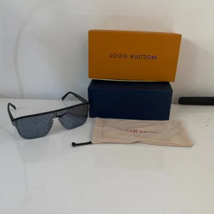 Lvglasögon - Dm vid intresse. Pris kan diskuteras.