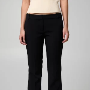 Svarta kostymbyxor  - Svarta kostymbyxor från Bilbos modell vera. 