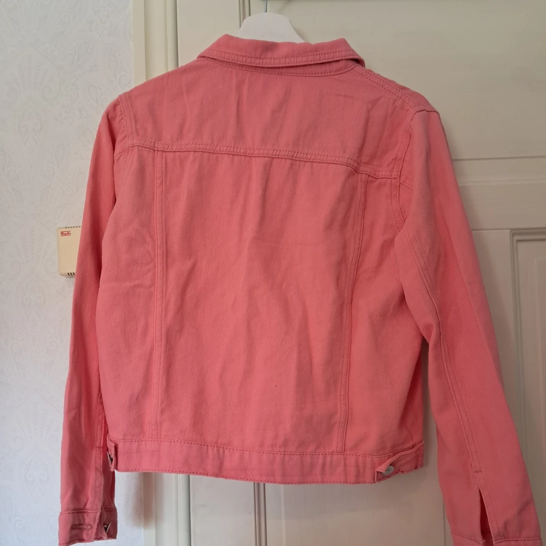 Rosa jacka i storlek M - 1