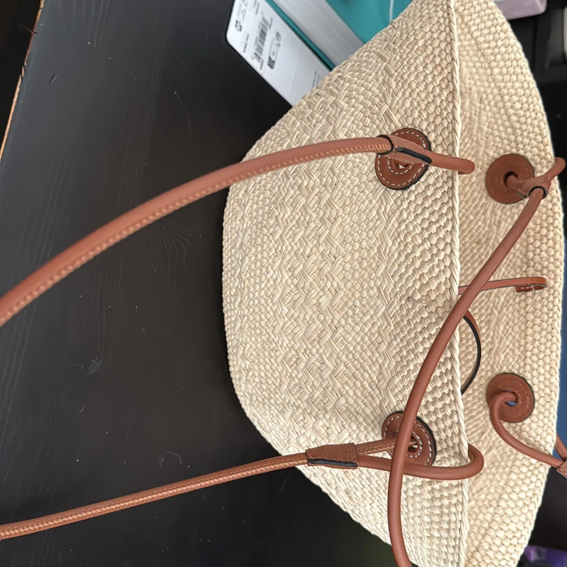 Loewe beige shoppingväska i flätad halm - 1