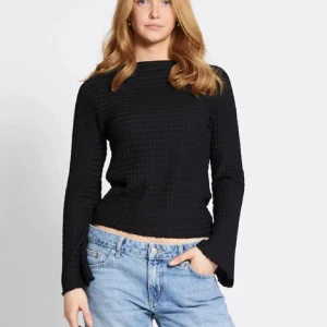 Svart topp - Svart tröja från lager 157 i storlek xs, fint skick endast använd 1-2 gånger