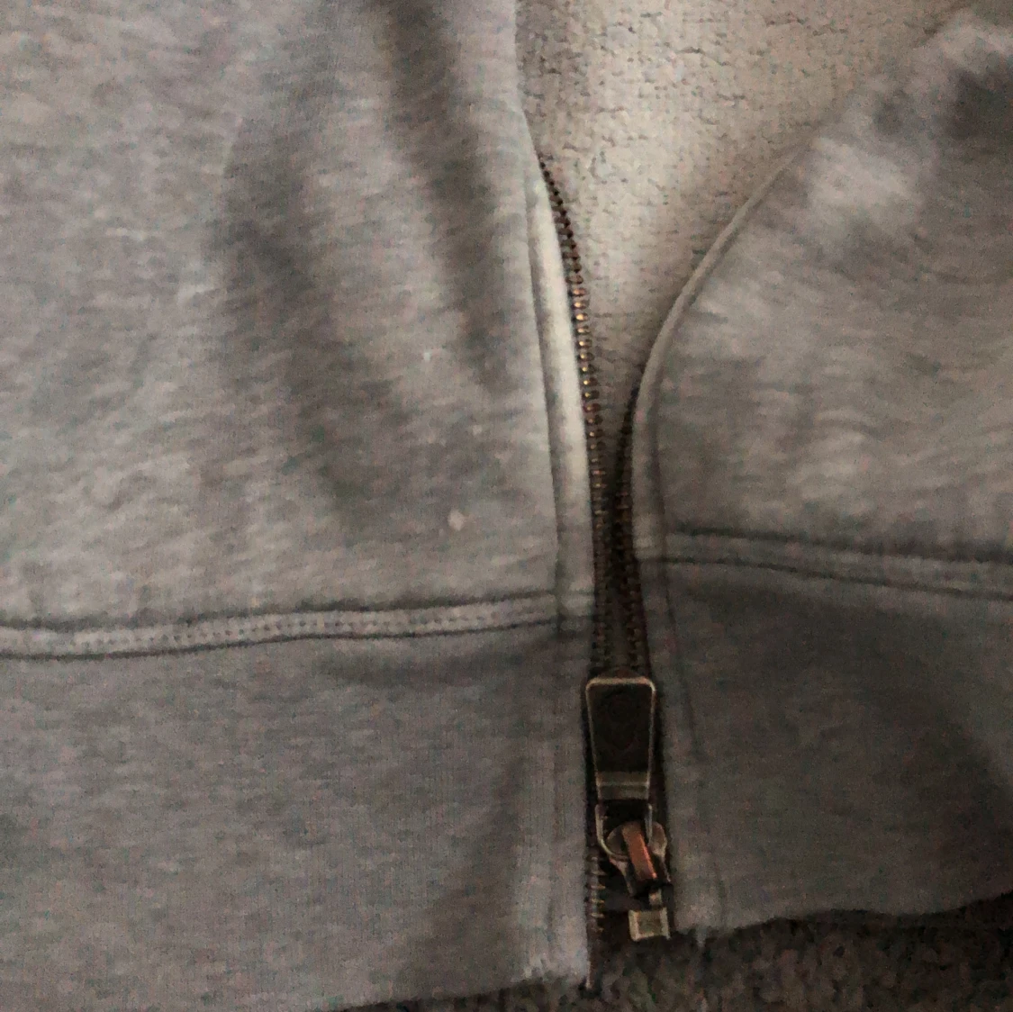 Ljusgrå hoodie från Sail Racing L Passar M  - 3