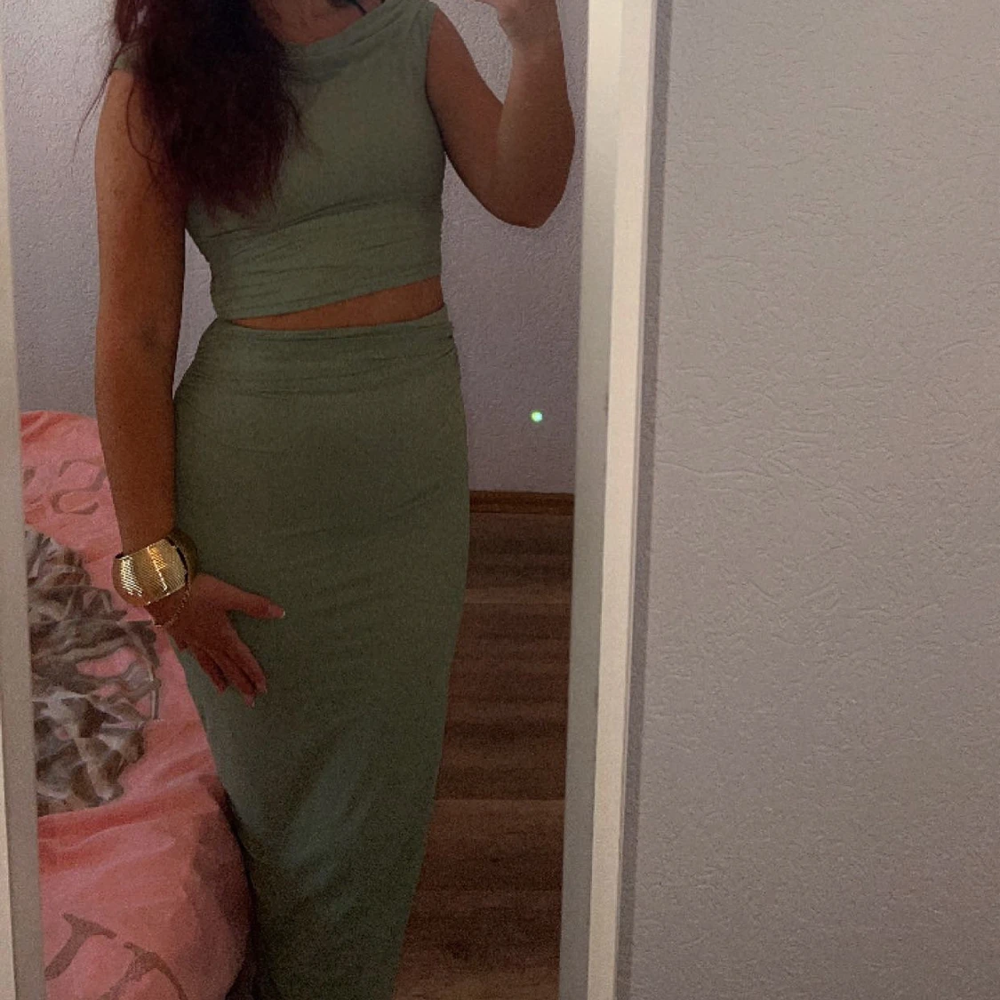 Grön långklänning med crop top