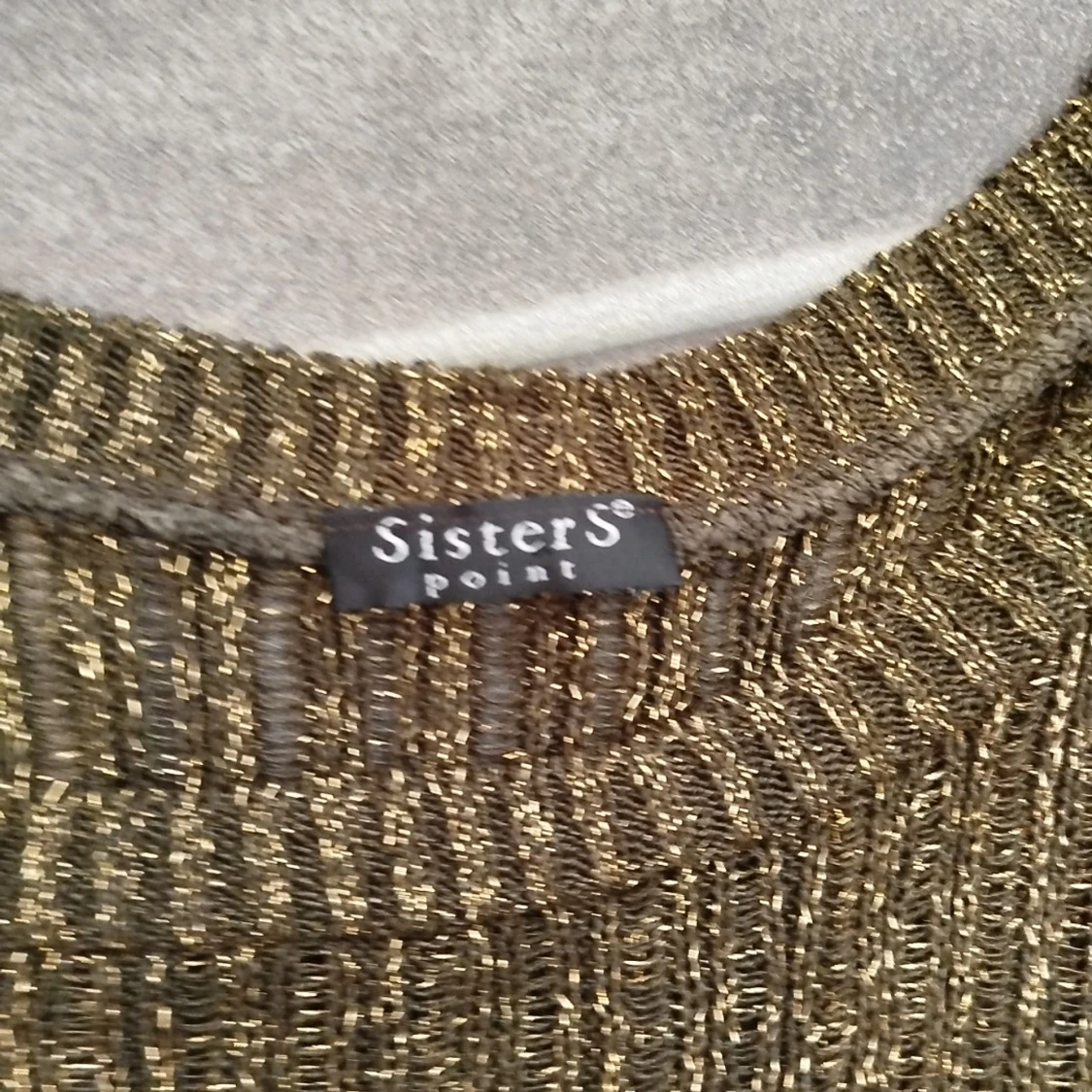 Guldig ribbad tröja Sisters Point - 2
