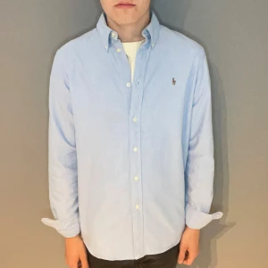 Polo Ralph Lauren skjorta  - Polo Ralph Lauren skjorta | storlek s | skick 10/10 | fraktar via PostNord eller Instabox på köparens bekostnad | hör av dig vir funderingar 