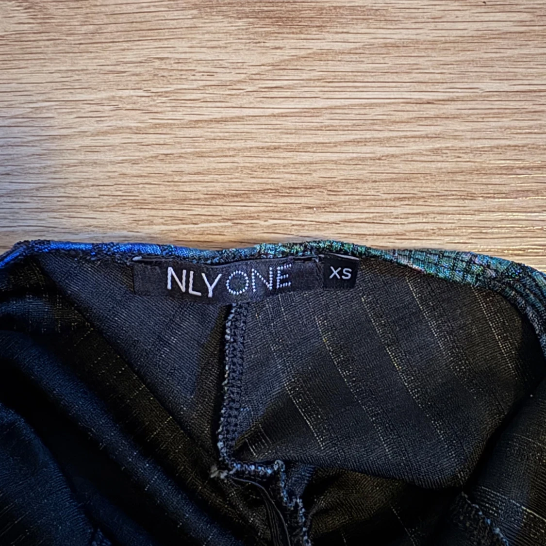 Randig halterneckklänning  - 3