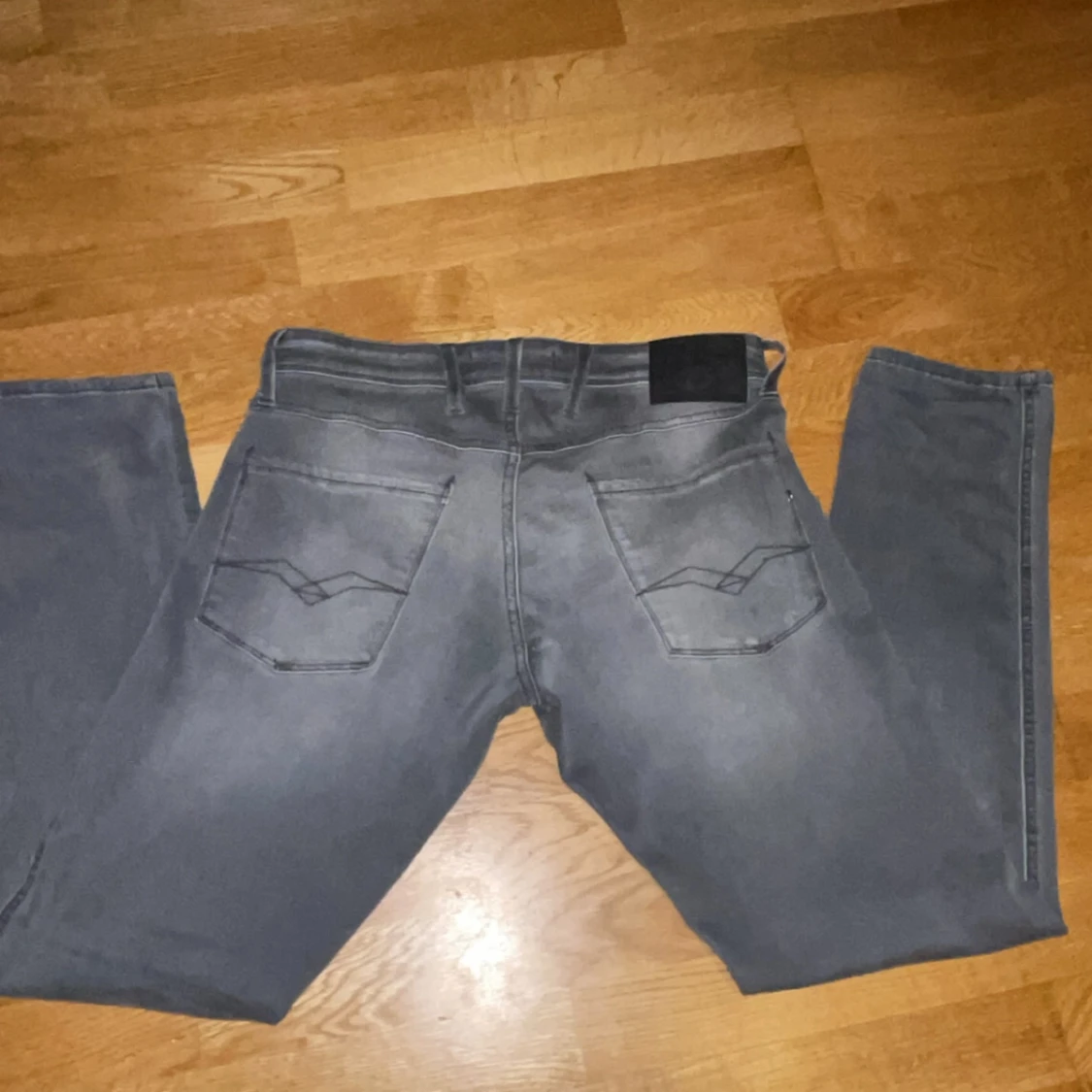 Grå jeans från Replay - 2
