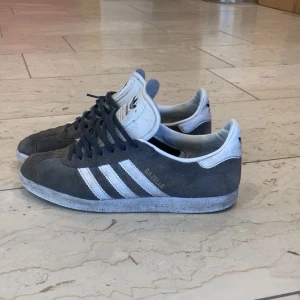 Adidas skor  - Feta adidas gazelle skor! Hör av er vid frågor eller funderingar 👍✅