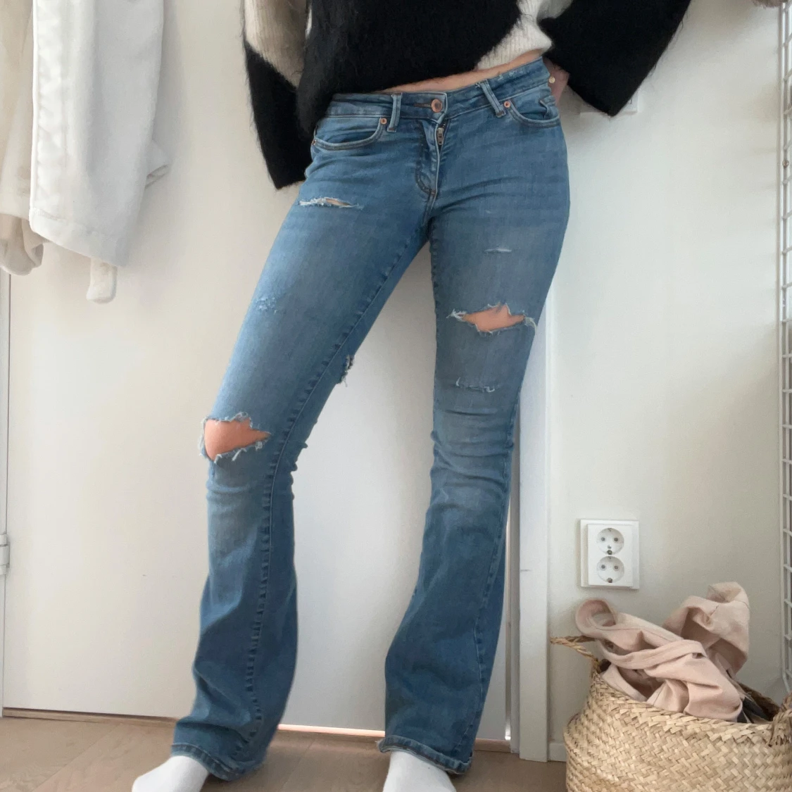 Slitna lågmidjade bootcut jeans - 1