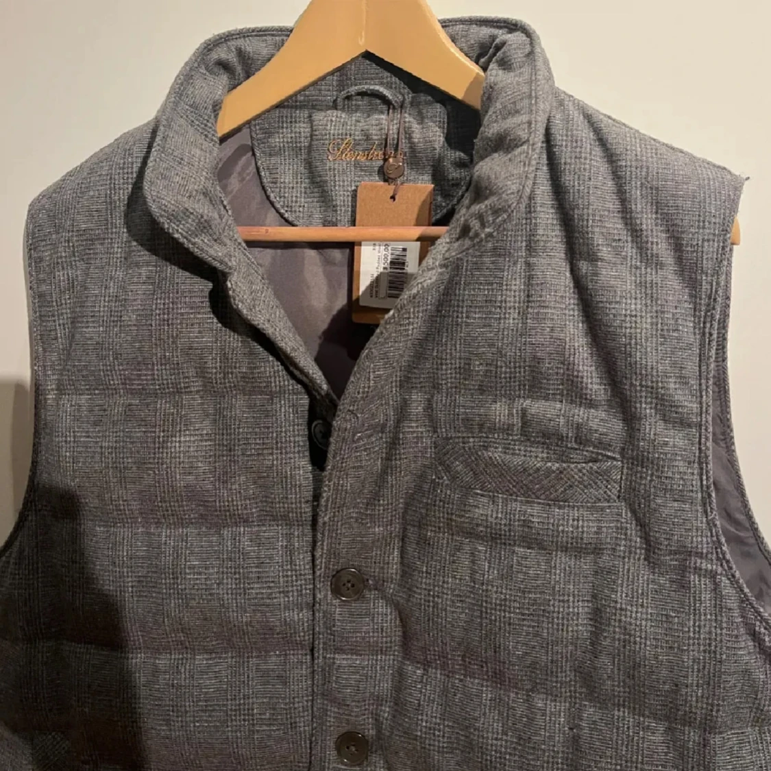 Grå quiltad väst från Stenströms