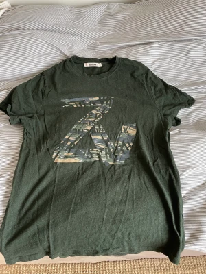 Zadig Voltaire t shitt - Som ny Zadig Voltaire t shirt storlek S. Pris 350kr. 