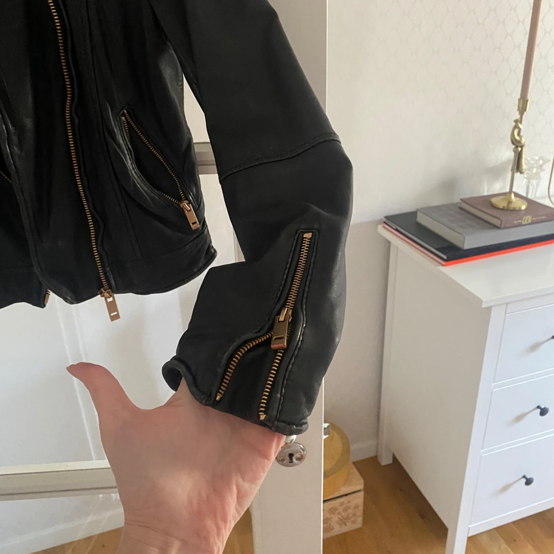 Svart skinnjacka från Zara Basic - 3