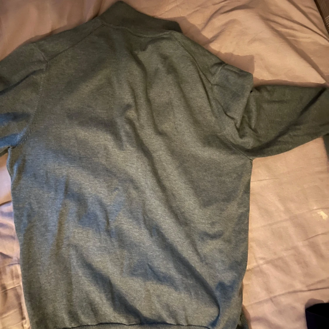 Grön tröja med dragkedja från Bläck - 1