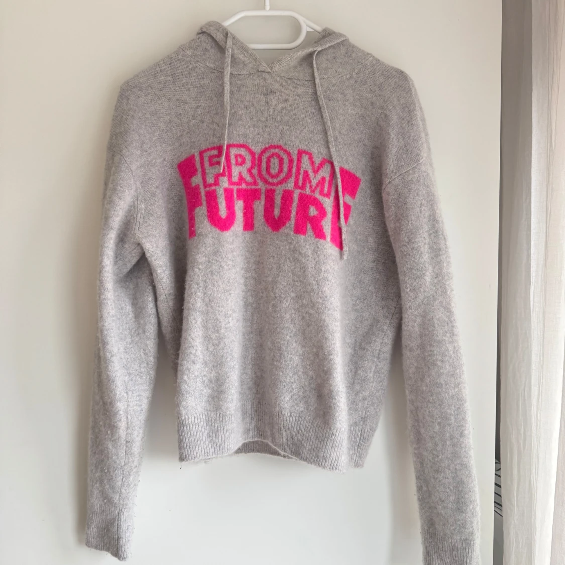 Grå hoodie från From Future - 1