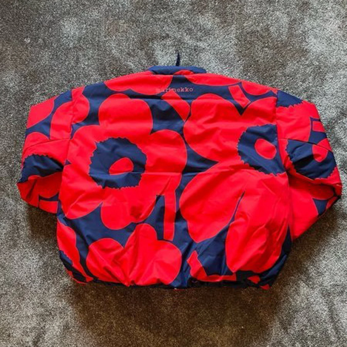 Röd och blå blommig jacka från Marimekko  - 2