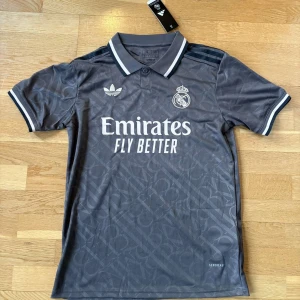 Real Madrid 24/25 3:e tröja🌠🥇 - Ny fräsch Real tröja inför sommaren🌠