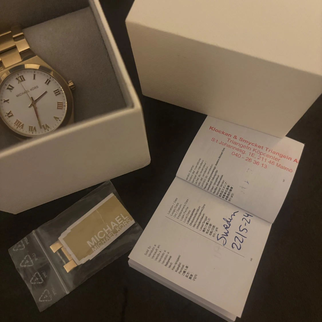 Guldfärgad klocka från Michael Kors - 1