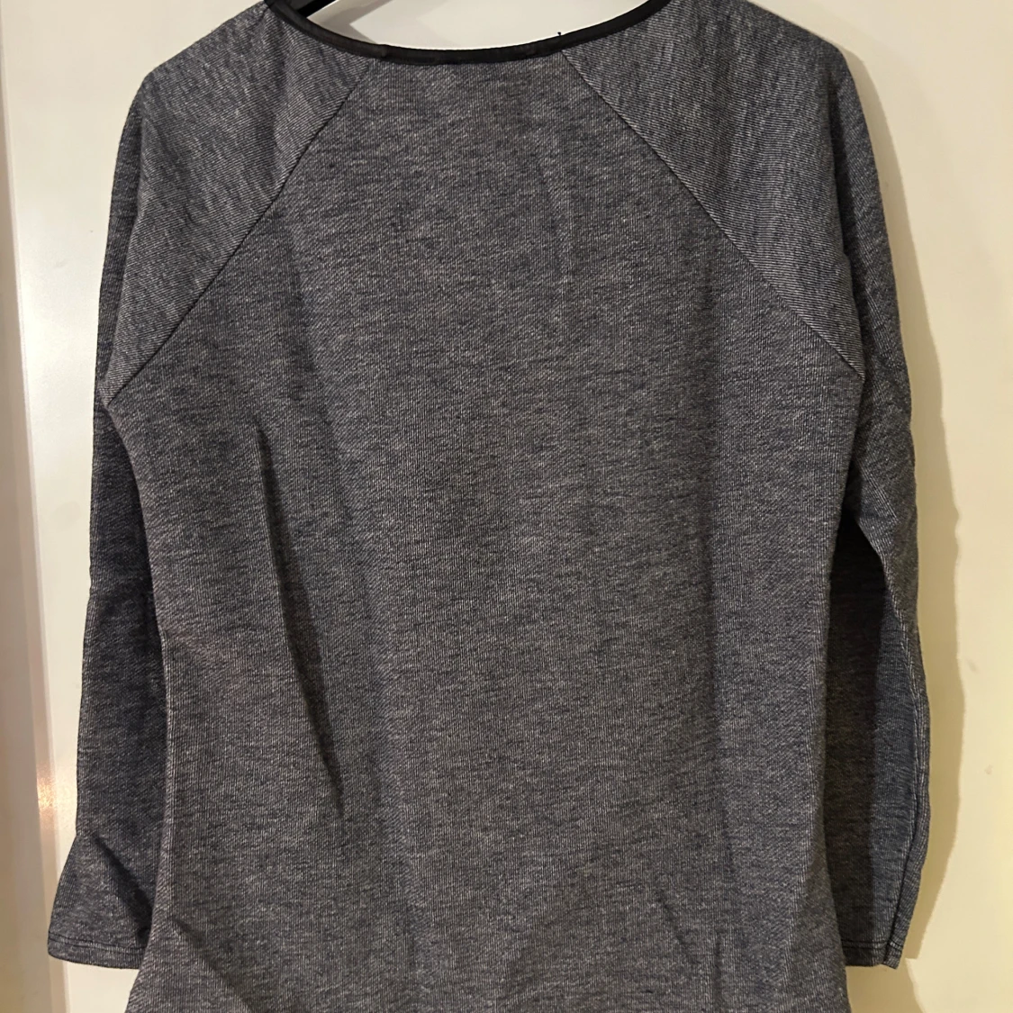 Collegetröja storlek 40 - 1