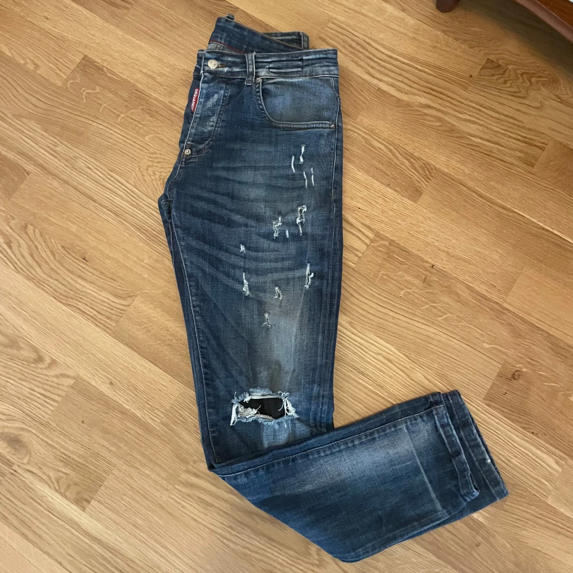 Dsquared2 jeans med slitningar - 2