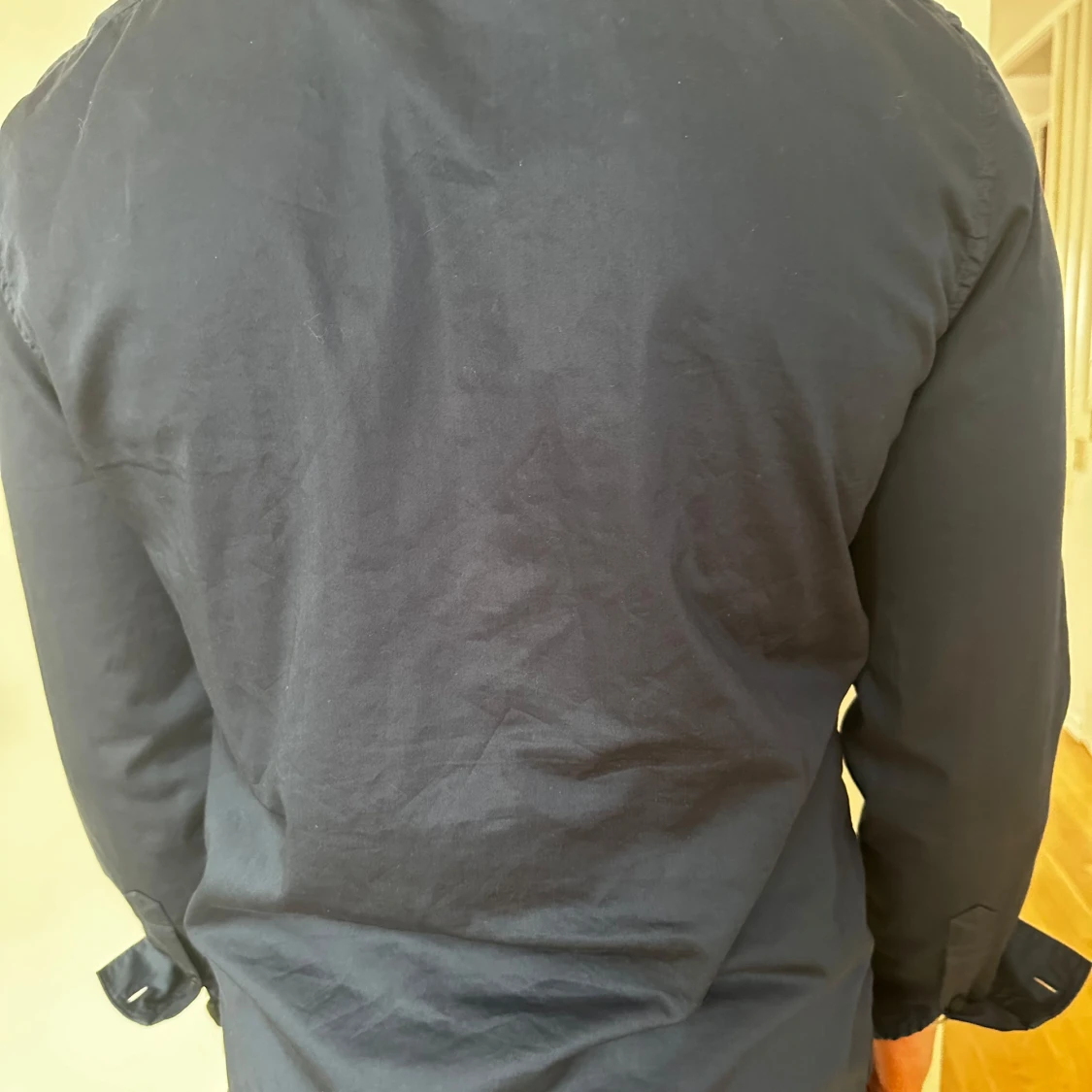 Mörkblå skjorta med bröstfickor - 1