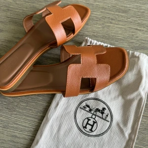 Lyxiga sandaler  - Helt nya och oanvända, köptes för 1000kr 