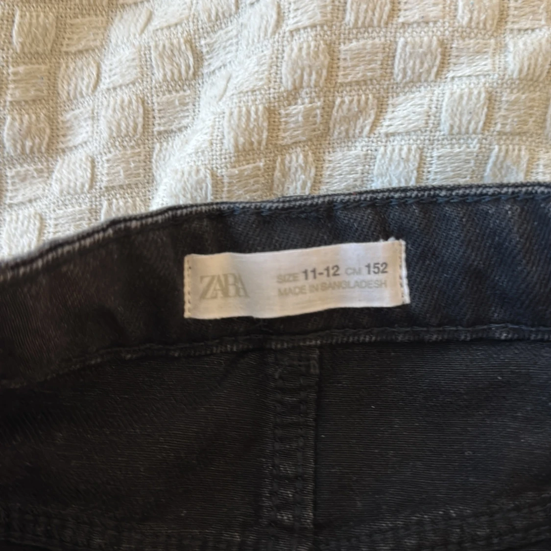 Svart jeanskjol från Zara - 2