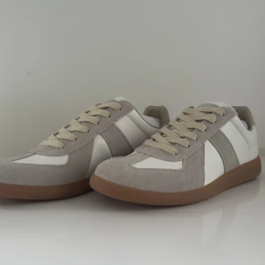 Maison margiela gats - Säljer dessa stilrena maison margiela gats. De är aldrig använda och skolåda och tags medkommer i paketet. Priset är inte helt fast så skicka gärna bud.