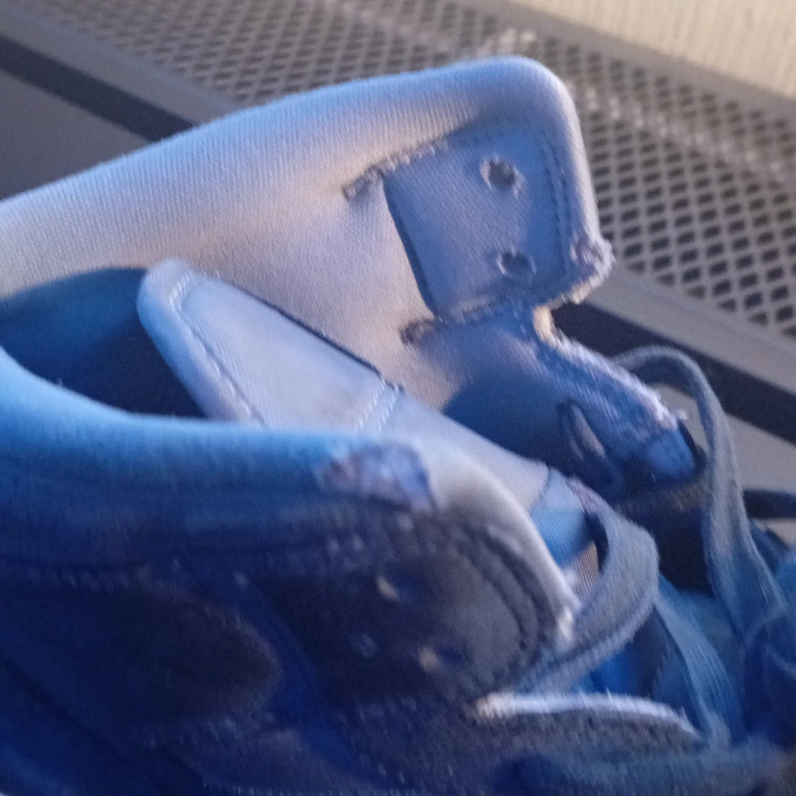 Nike Air Jordan 1 i grått och svart - 3