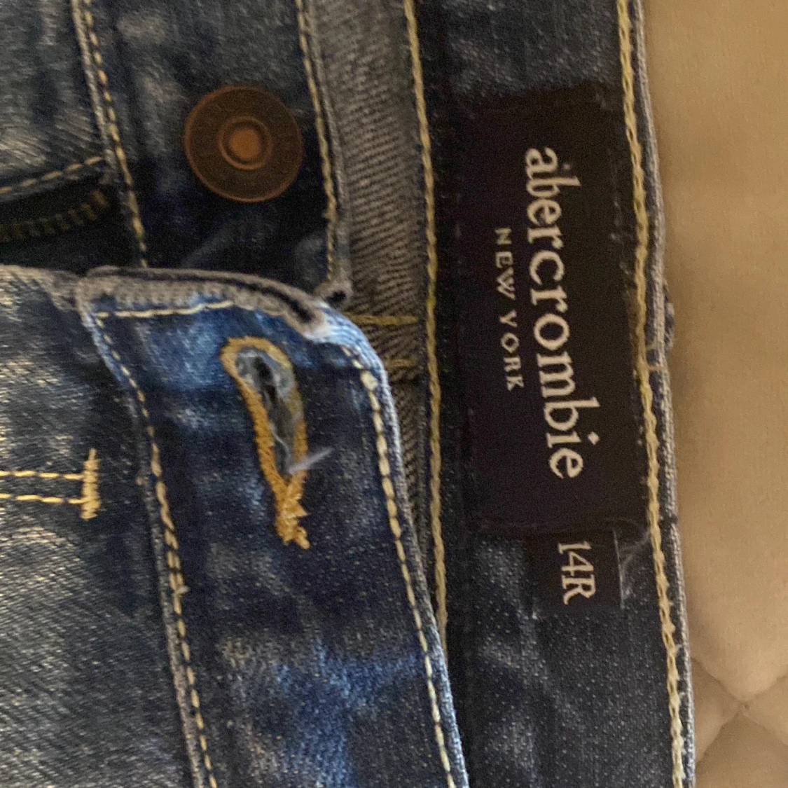 Blå jeansshorts från Abercrombie - 2