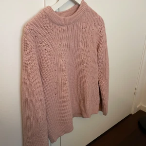 Rosa stickad tröja  - Jättefin stickaf tröja 