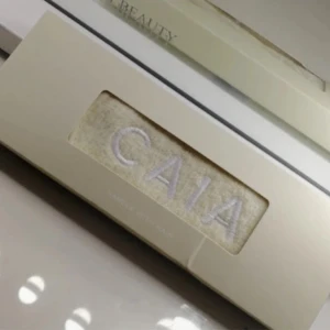 Caia hårband - HANDLE WITH HAIR-LJUSGULT (SLUTSÅLD) Finns ej längre vad jag vet.  Helt oanvänd med längre pris. 🏆