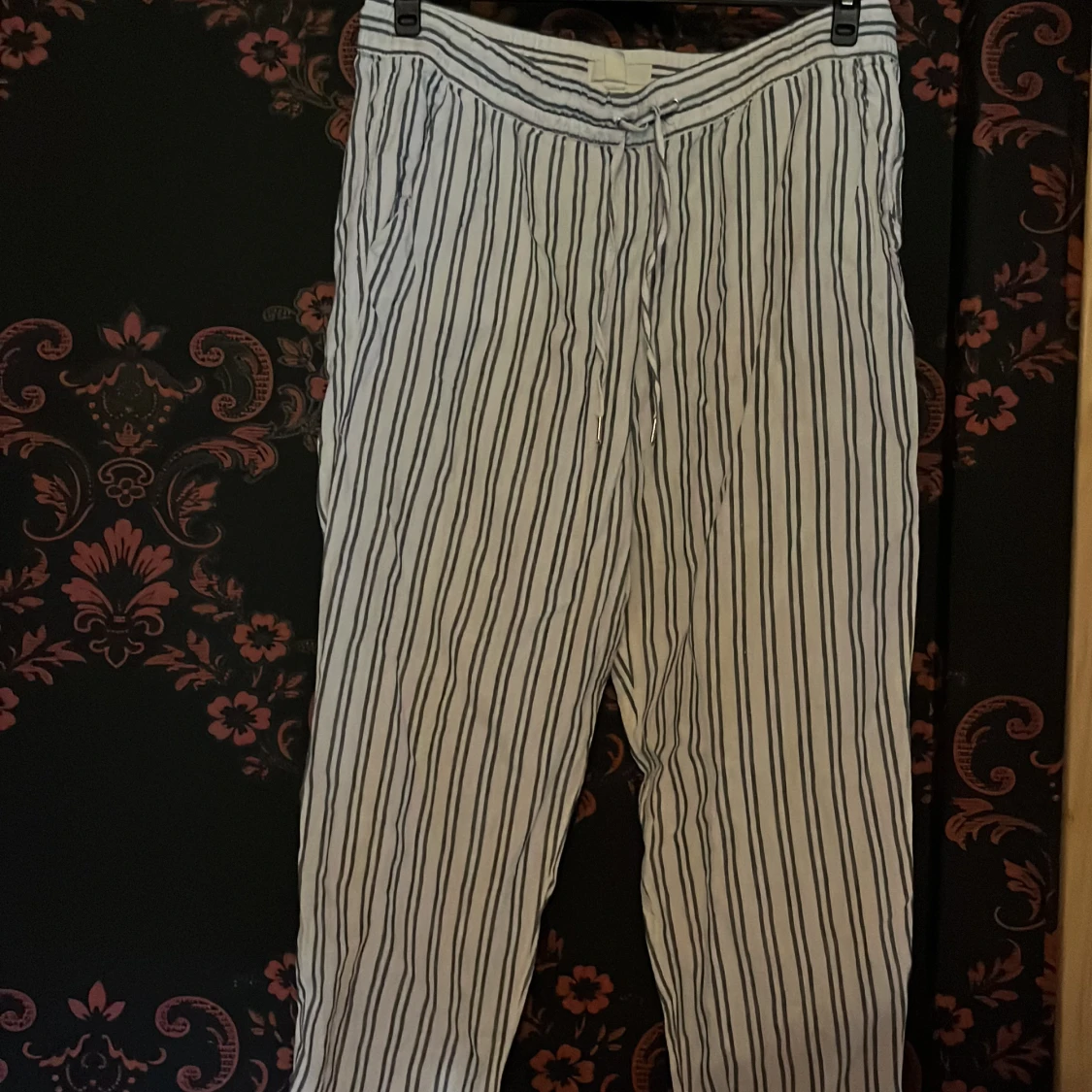 Randiga linnebyxor från H&M L.O.G.G.