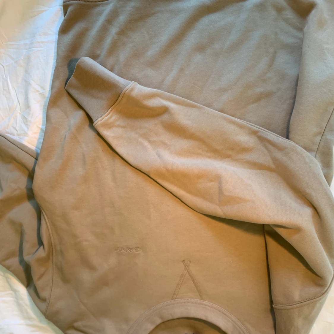 Beige sweatshirt från GANT - 1