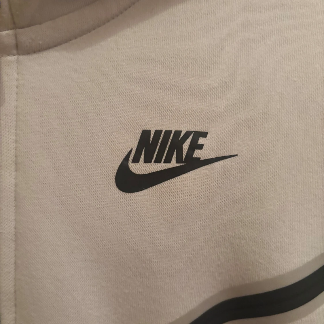 Beige Nike Tech Fleece hoodiejacka - 2