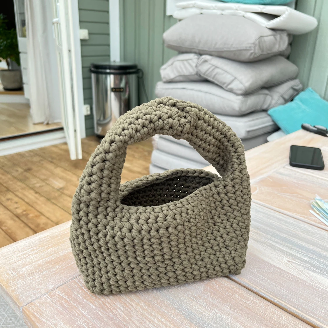 Grön virkad handväska - 2