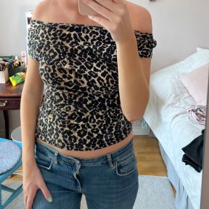 Leopard topp - Snygg Leo topp som går att ha på två olika sätt!