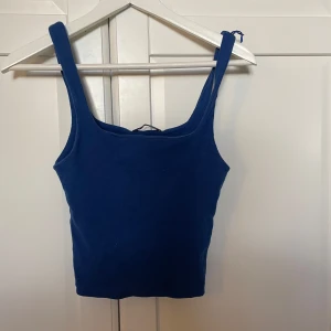 Blått linne från Zara - Blått somrigt linne från Zara i storlek S men passar XS💓inga defekter, är inte använd typ