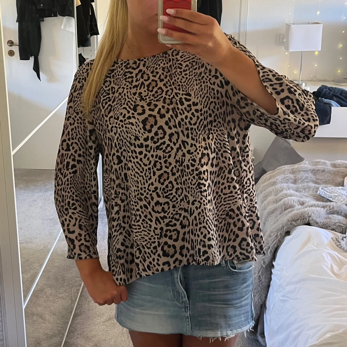 Trekvartsärmad leopard blus