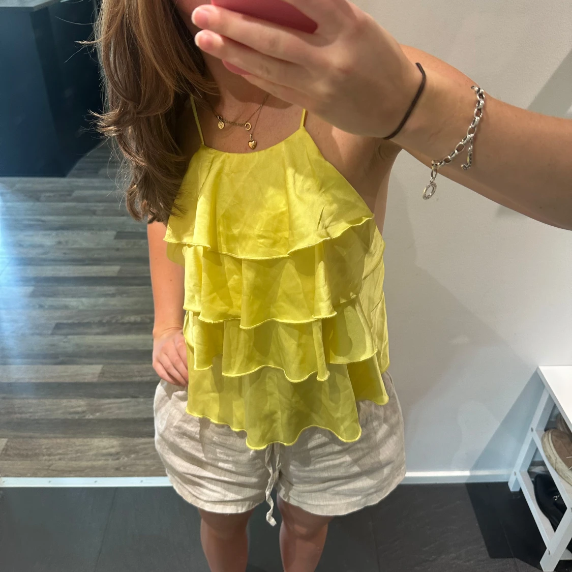 Gul volangtop från Zara